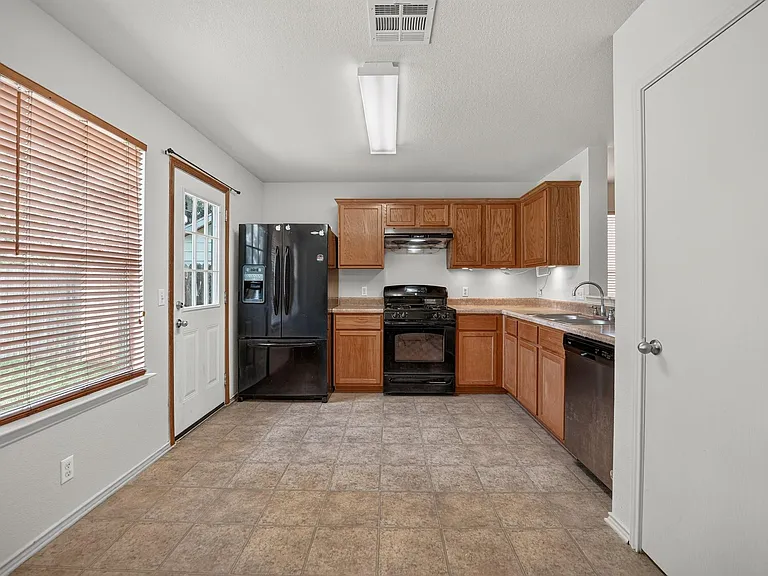 2412 Kale Dr — Photo 10