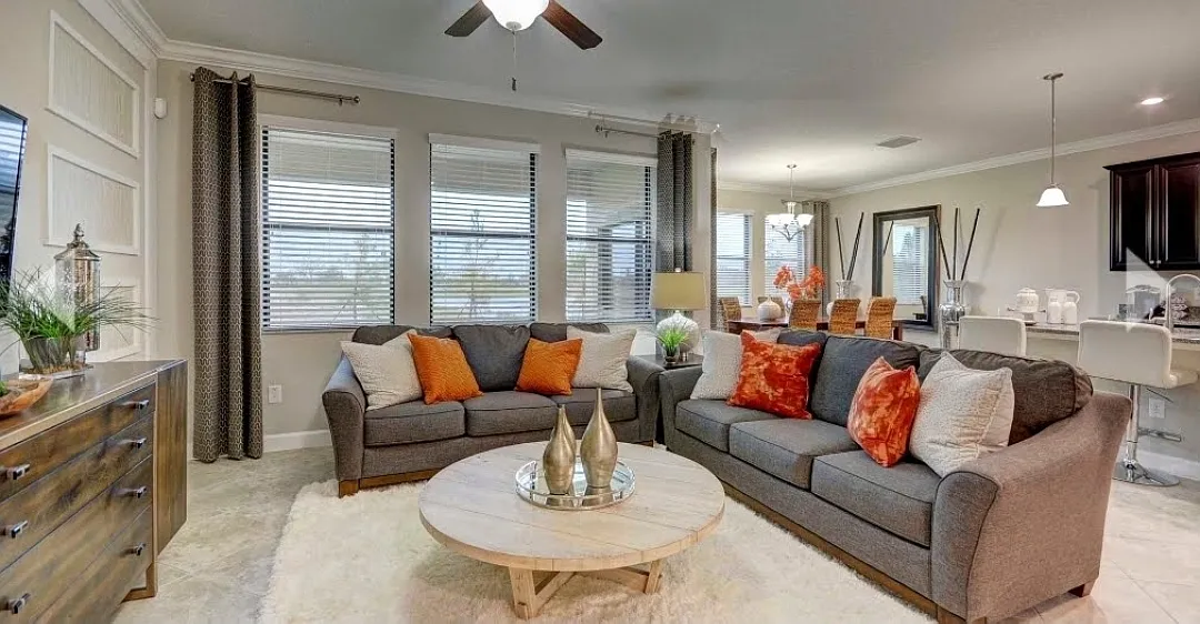 4 bed, 2.5 bath, 2334 sqft, $2,815 — Photo 4