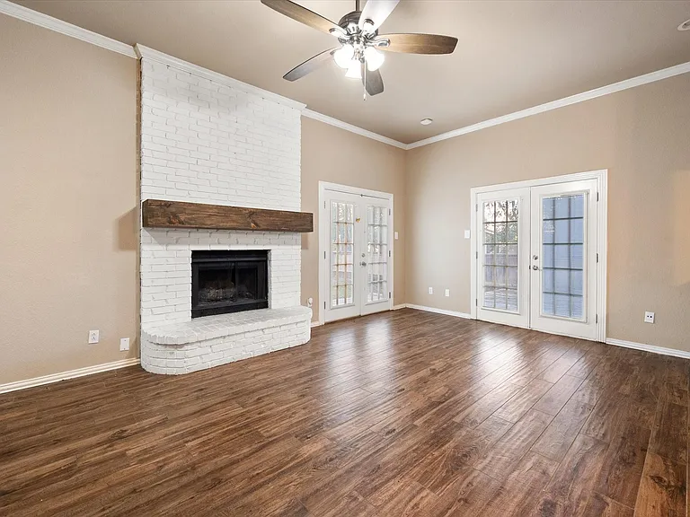 2312 Perkins Rd — Photo 5
