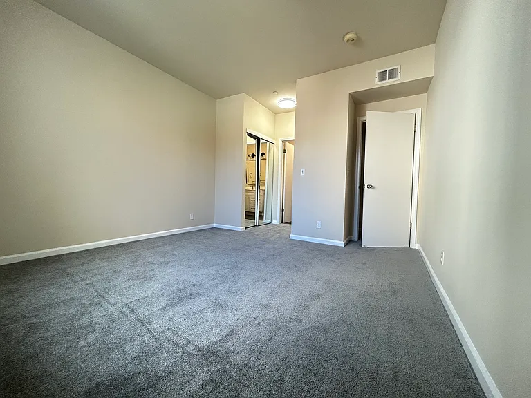 607 Arcadia Ter #203 — Photo 21