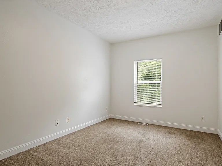 Fieldstone Apartments — Photo 24