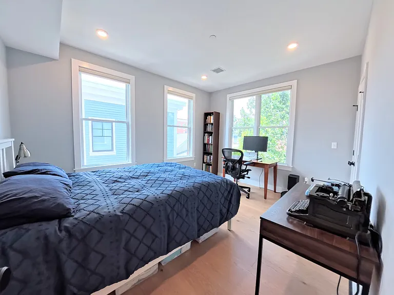 113 Beacon St — Photo 11