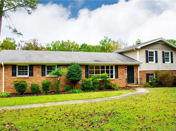 3077 Laura Ln, Lithia Springs, GA 30122