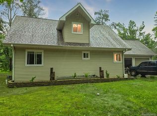 3286 Red Pine Dr, Indian River, MI 49749
