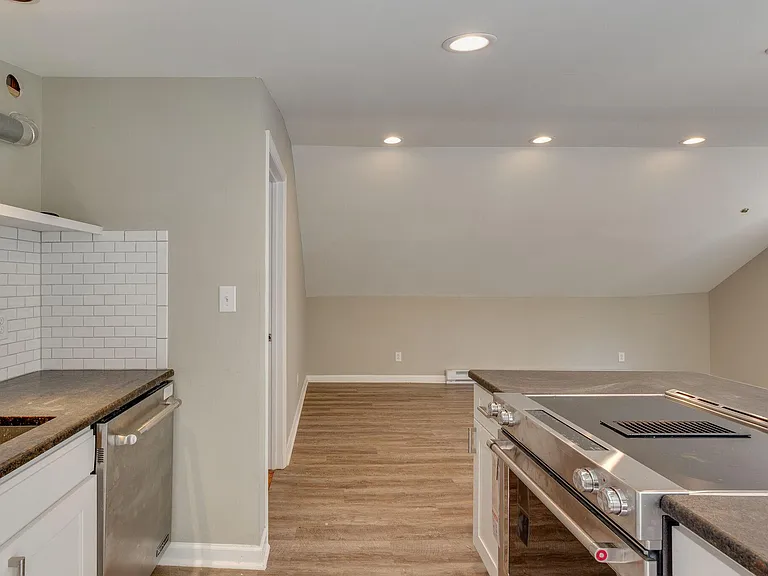 253 Thuss Ave #2 — Photo 4