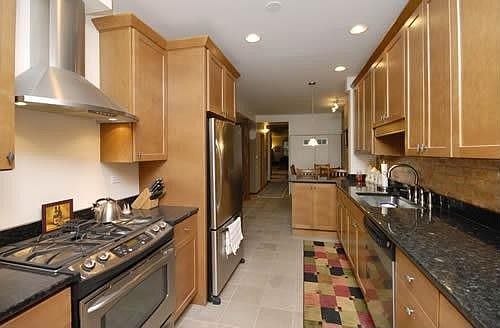 4th image of 930 W Ainslie St #G-3
