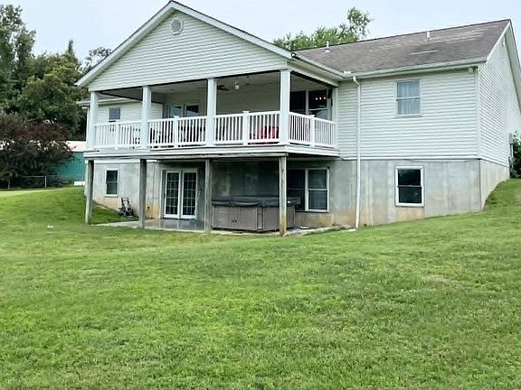 4th image of 19 Gregg Ln