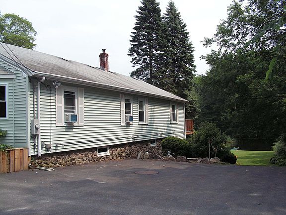 Side to lake