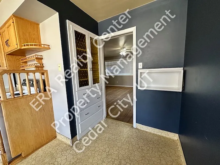 294 S Dewey Ave — Photo 6