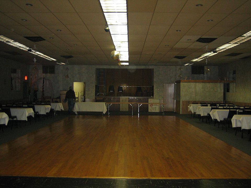 1st image of 2165 Powell Ave