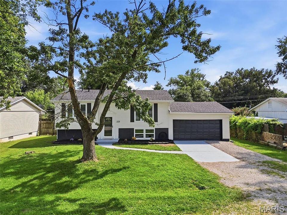 1st image of 223 Bachman Ln