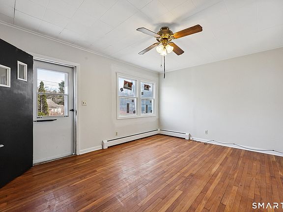 3rd image of 176 Brooks Hill Road