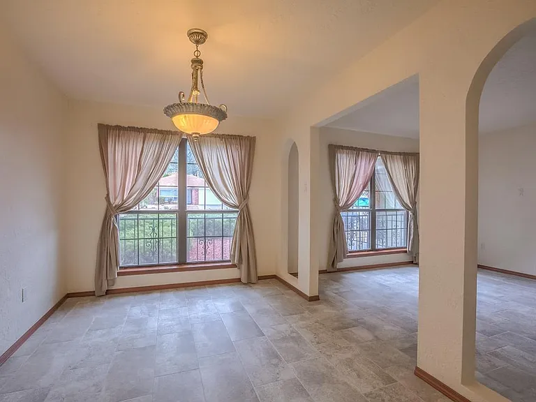 1117 Stutz Dr NE — Photo 5