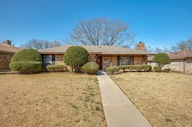 2203 Glen Forest Ln — Photo 2
