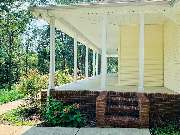 3rd image of 110 Villa Dr