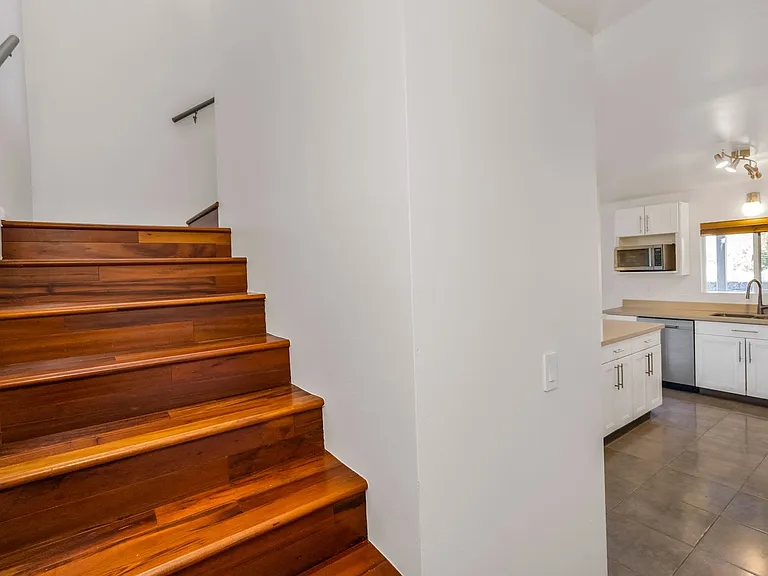 33 Hoe St — Photo 25