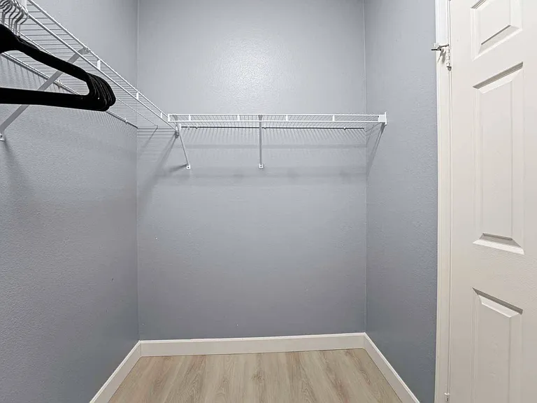 1417 Marengo Ct — Photo 28