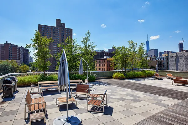 Rented by Douglas Elliman | media 22