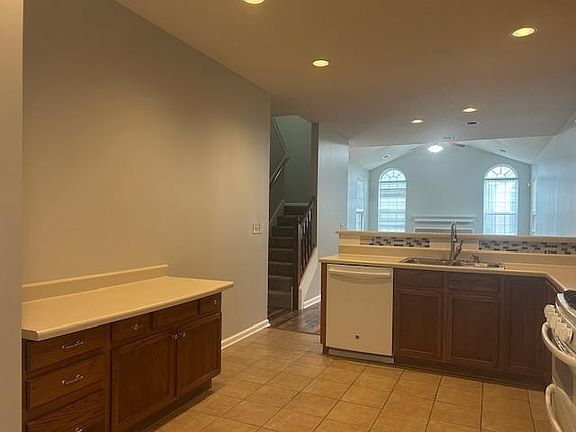 4th image of 7413 Appling Oaks Dr #44