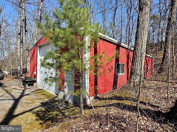 4th image of 632 Raystown Rd