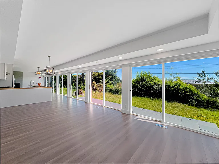1040 Crestline Rd — Photo 5