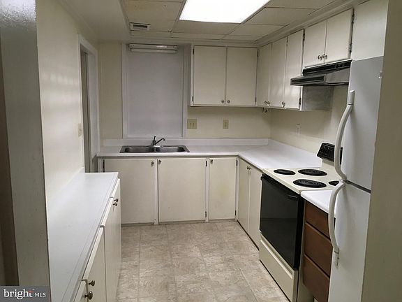 4th image of 50 Randolph Ave