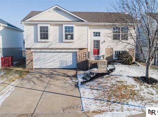 6233 N 129th St, Omaha, NE 68164
