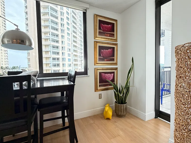540 Brickell Key Dr #828 — Photo 28