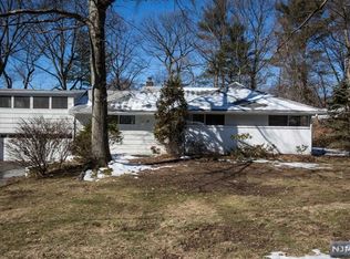 117 Stony Ridge Dr, Hillsdale, NJ 07642