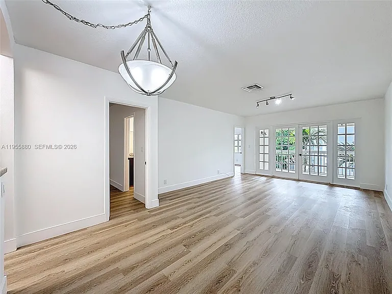 2424 SE 17th Cswy #312B — Photo 4