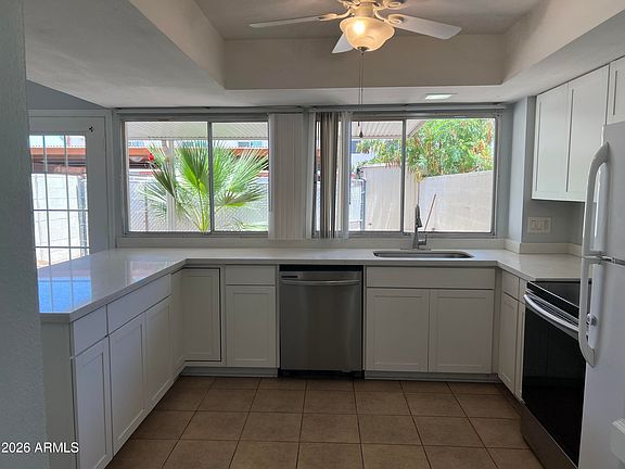 5th image of 4745 W NORTHERN Avenue