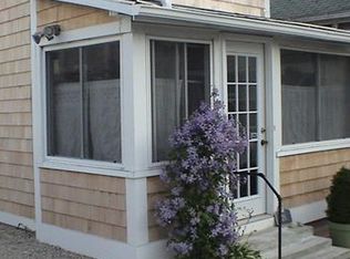 26 Center St, Niantic, CT 06357