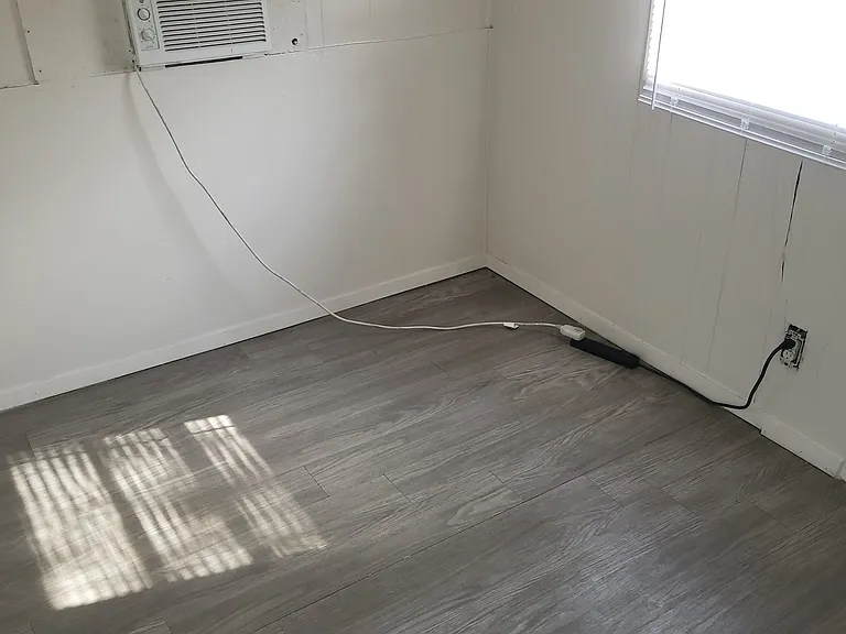 1604 W Royall Blvd #1 — Photo 4