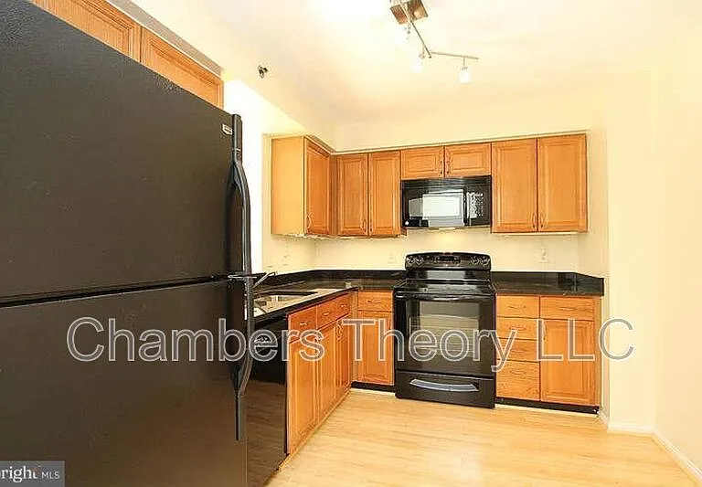 505 E Braddock Rd #407 — Photo 3