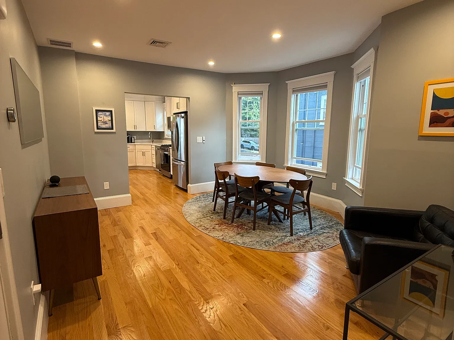 3 bed, 1000 sqft, $3,500 — Photo 3