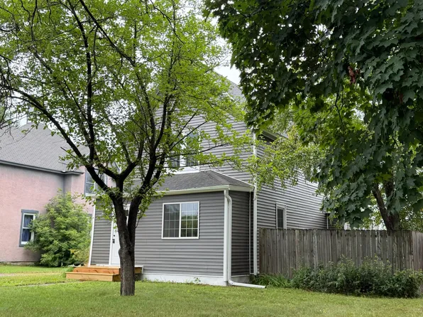 816 N Summit St, Spooner, WI 54801