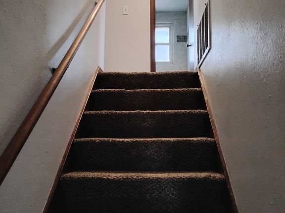 4th image of 411 S Woodland Dr