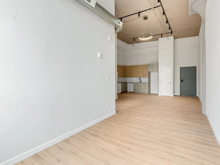 Castor Lofts — Photo 18