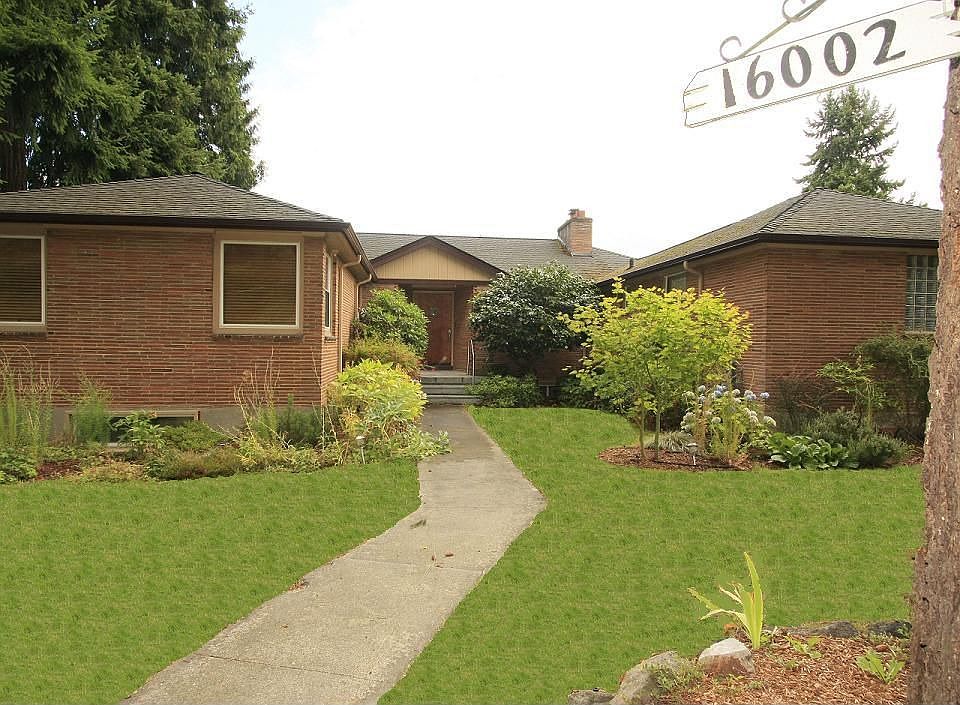 Large corner lot 