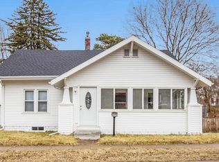 938 S Lafayette St, Greenville, MI 48838