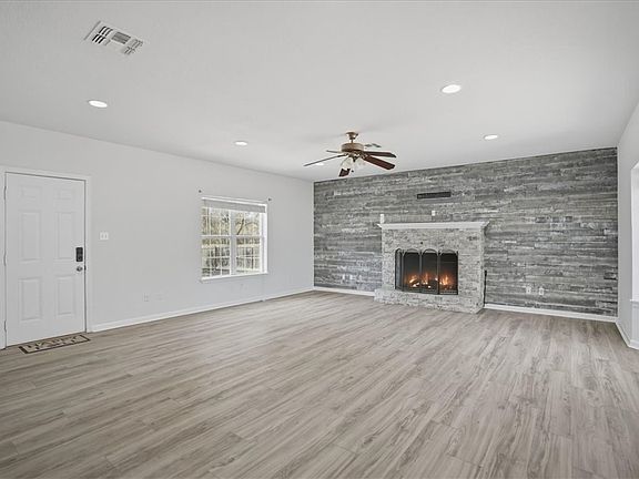 5th image of 1601 Owens Ave