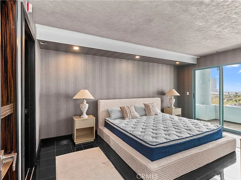 10336 Wilshire Blvd #703 — Photo 19