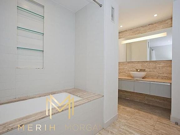 3rd image of 322 W 57th St APT 21V