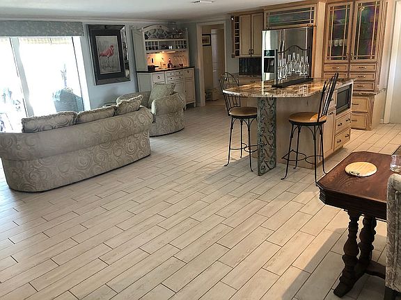 Open kitchen & living area
