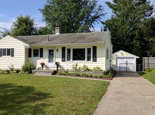 4505 Castle Dr, Midland, MI