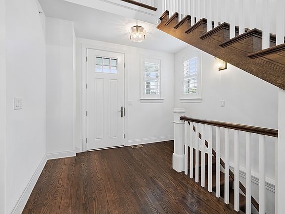 3rd image of 5531 Barton Ln