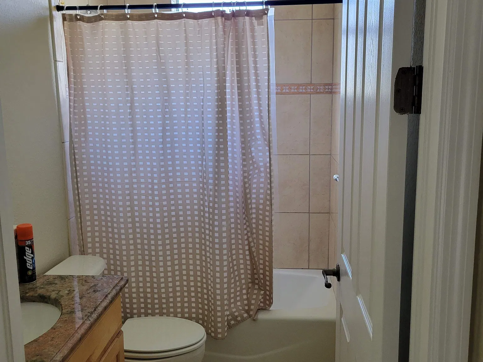 3 bed, 1500 sqft, $1,700 — Photo 2
