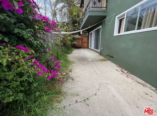 650 Kensington Rd APT 2, Santa Monica, CA 90405