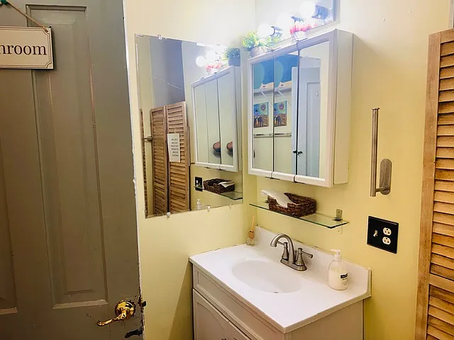 3 bed, 1.5 bath, 1224 sqft, $2,200 — Photo 4