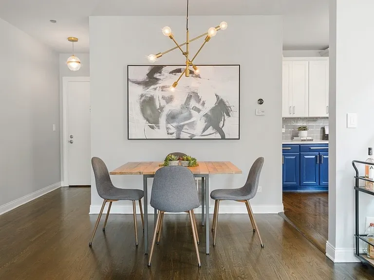 550 W Surf St #506 — Photo 3